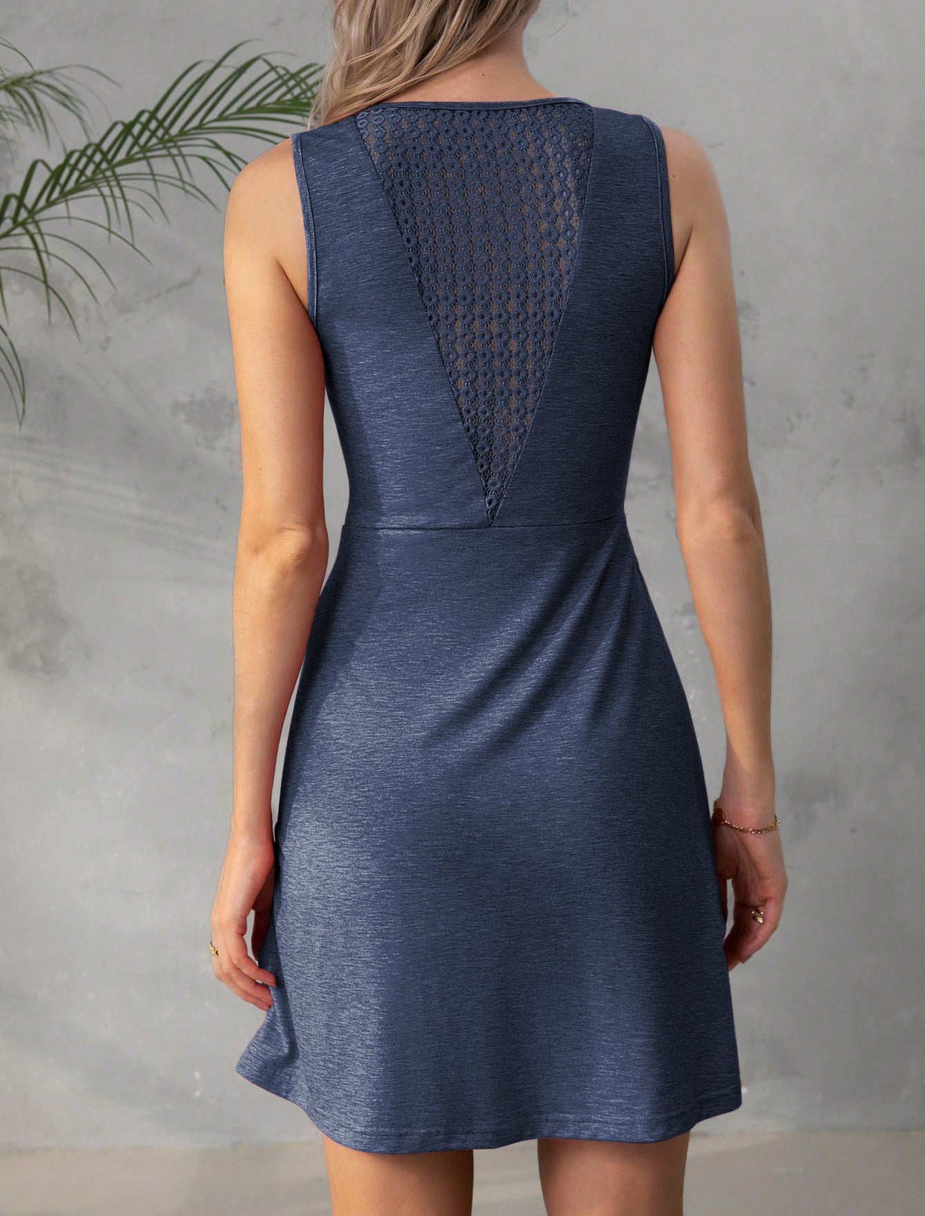 Sleeveless V-neck Design Chest Kinked Pleated Waist Tight Dress